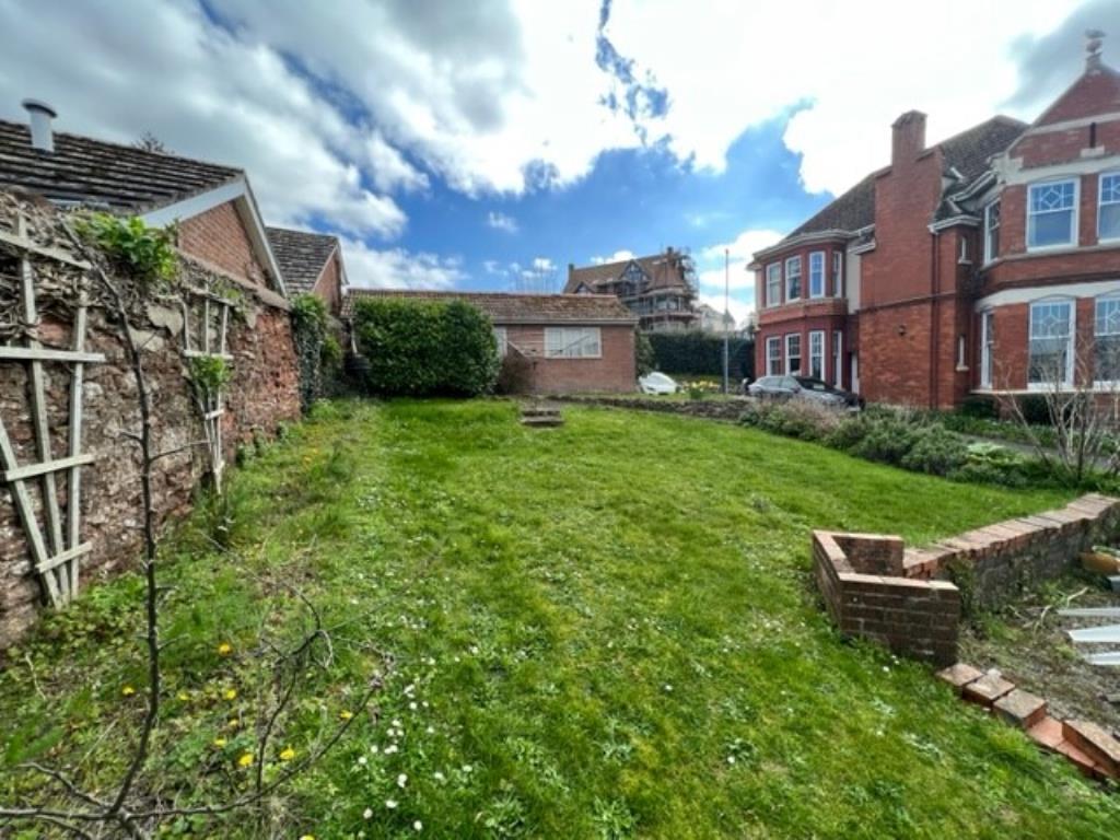 Lot: 78 - STORE BUILDING AND GARDEN PLOT WITH PLANNING FOR SINGLE DWELLING -